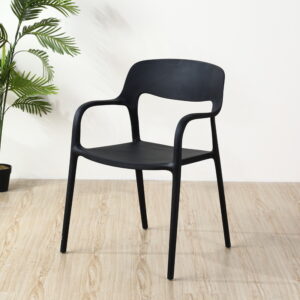 Scandinavian dining chair with armrests and backrest, modern designA minimalist Scandinavian dining chair designed for modern homes and offices. Featuring armrests and a backrest, this chair combines comfort with style, making it perfect for both dining and conference settings.